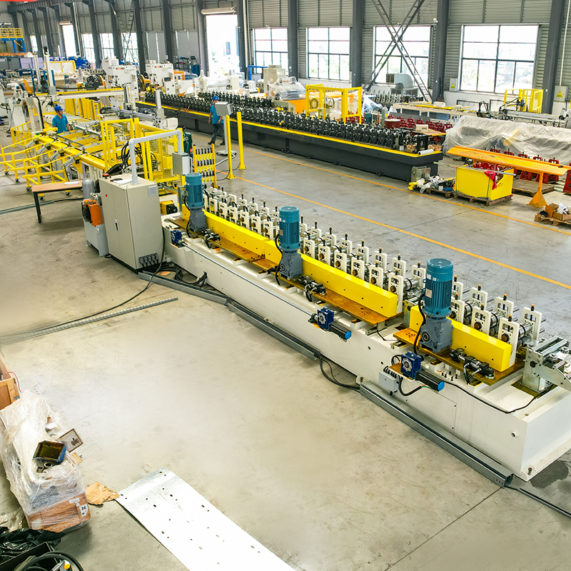 CU otomatik değişim genişliği rulo şekillendirme makinesi, zincirli tahrik sistemi, otomatik paketleme