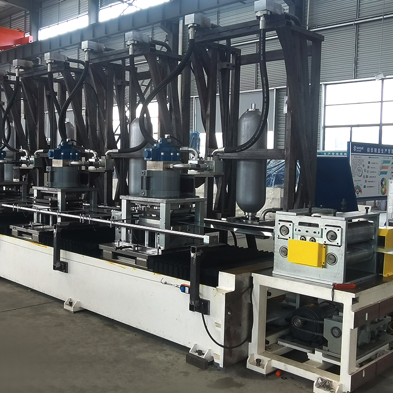 1.8 eksenli servo delme güneş PV braketi rulo şekillendirme makinesi